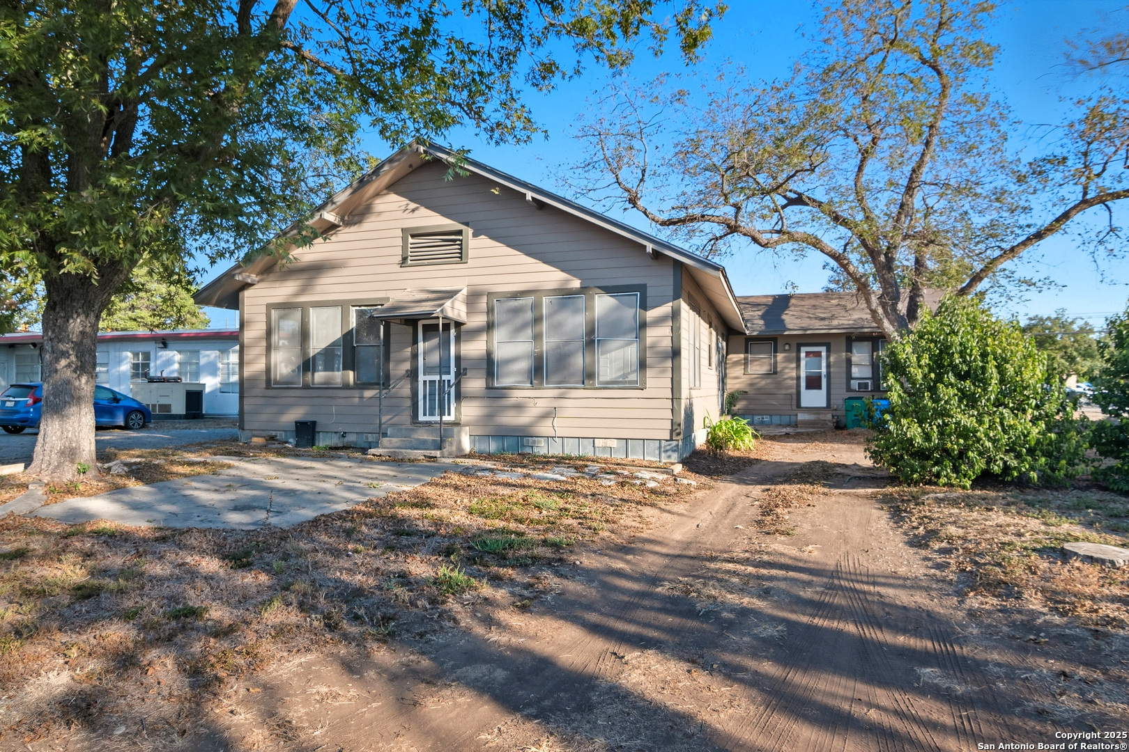 main property photo 3