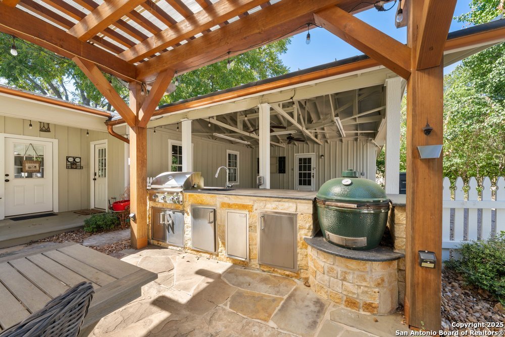 main property photo 22