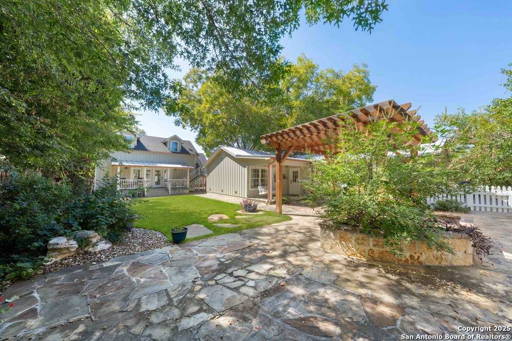main property photo 23