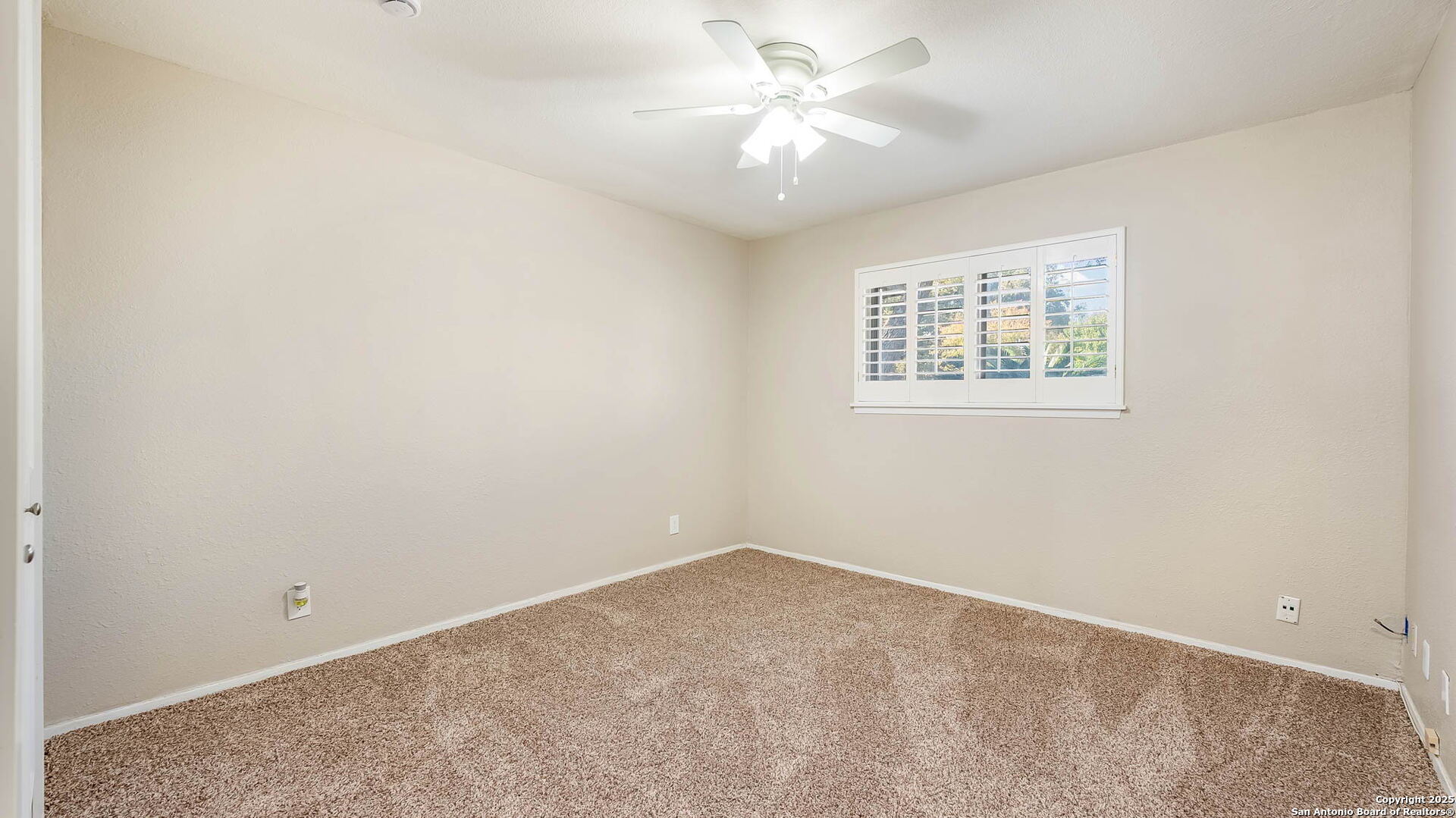 property viewer photo 11