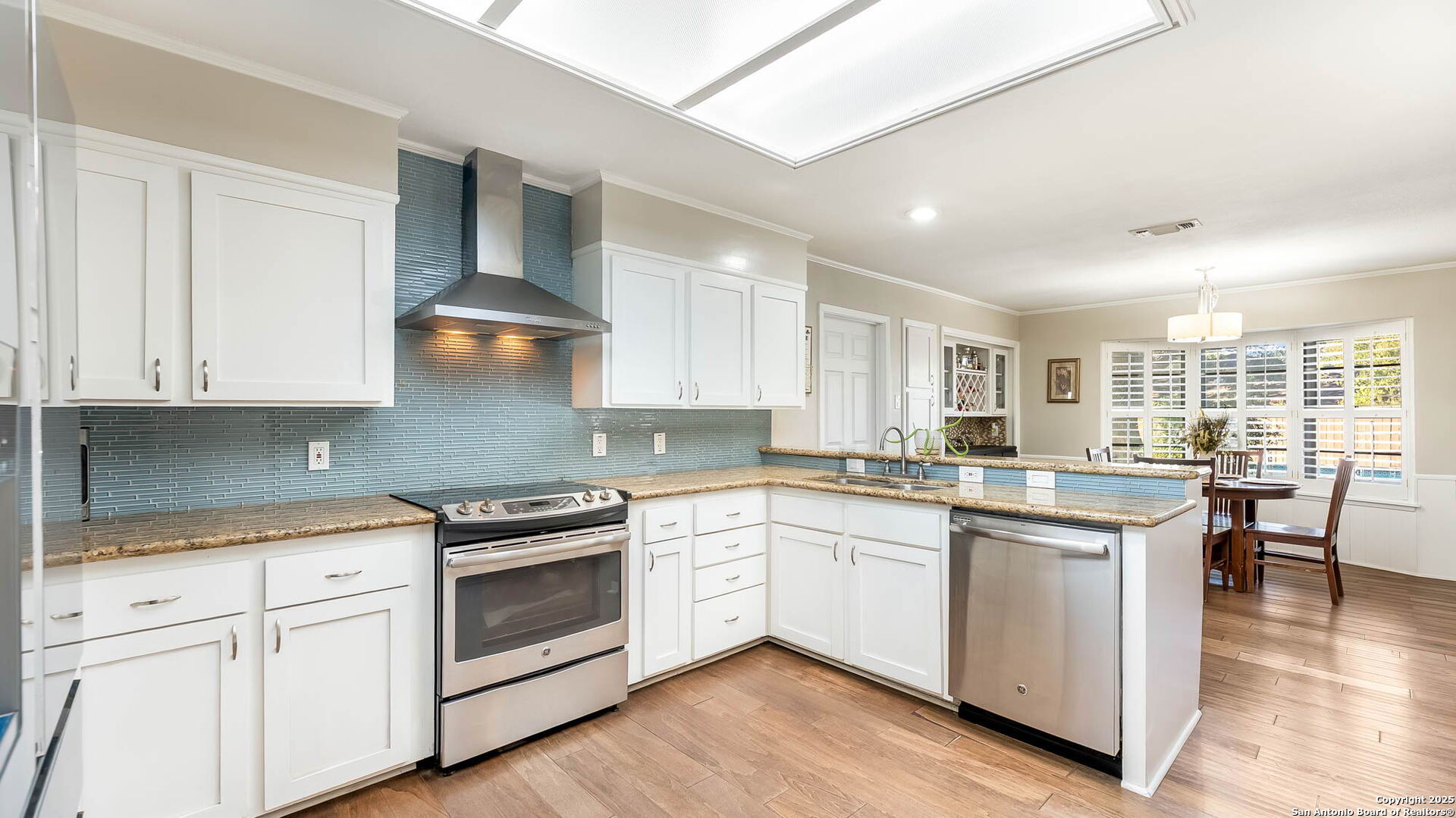 property viewer photo 12