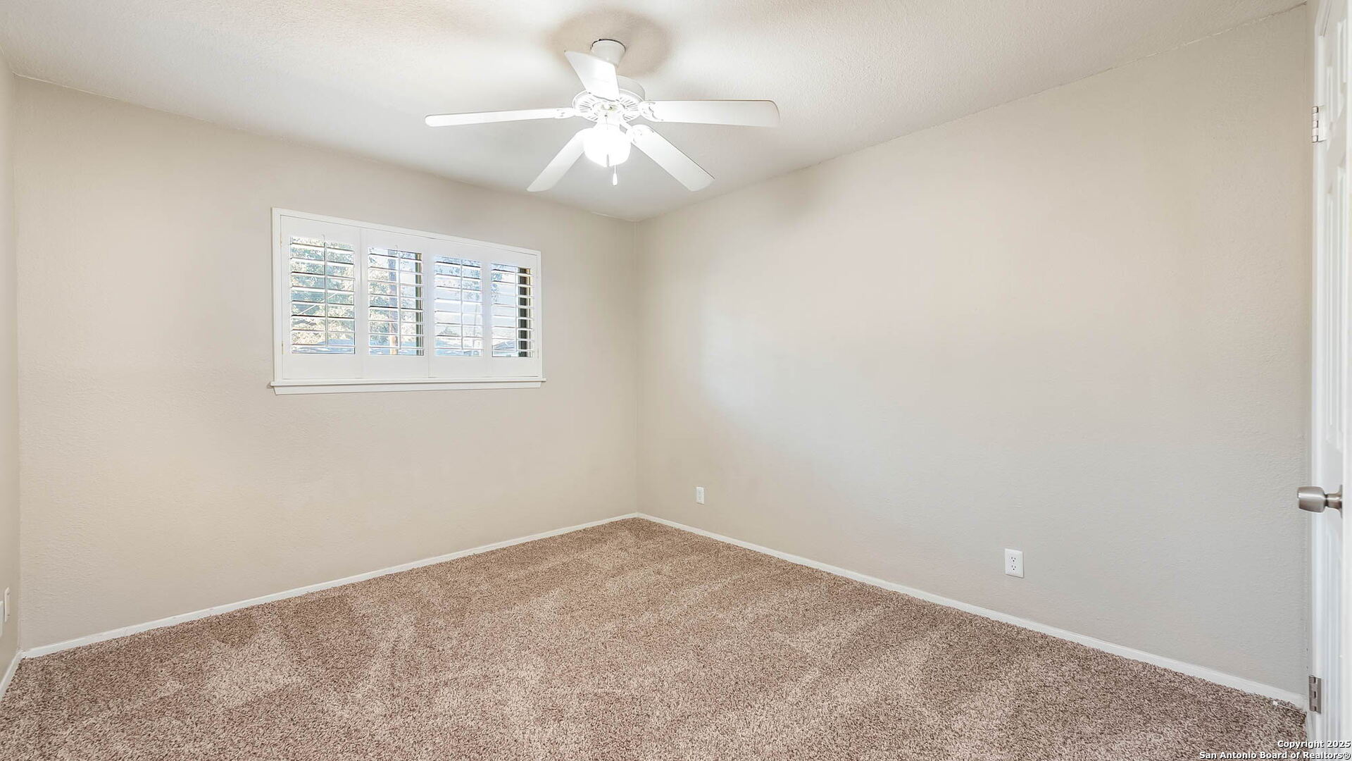 property viewer photo 13