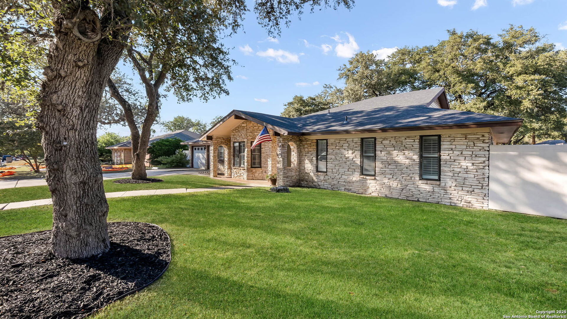 property viewer photo 16