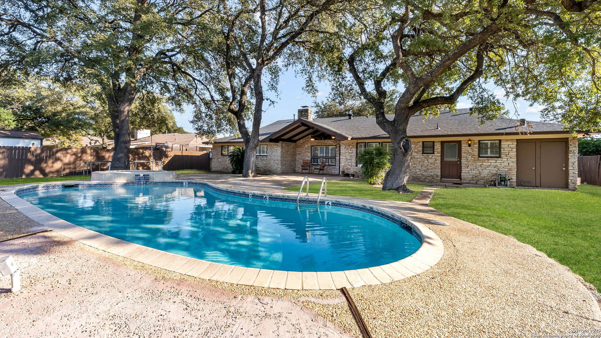 property viewer photo 21