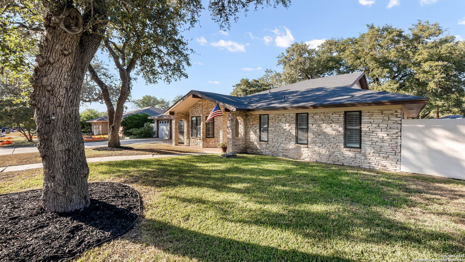 property viewer photo 25