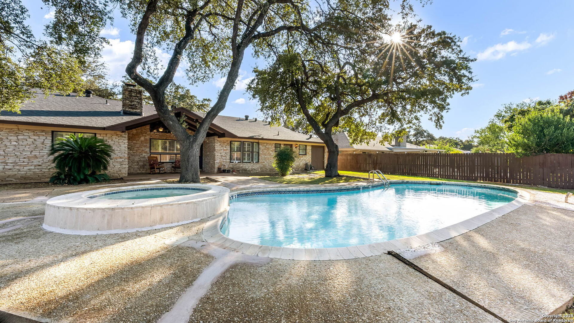 property viewer photo 26