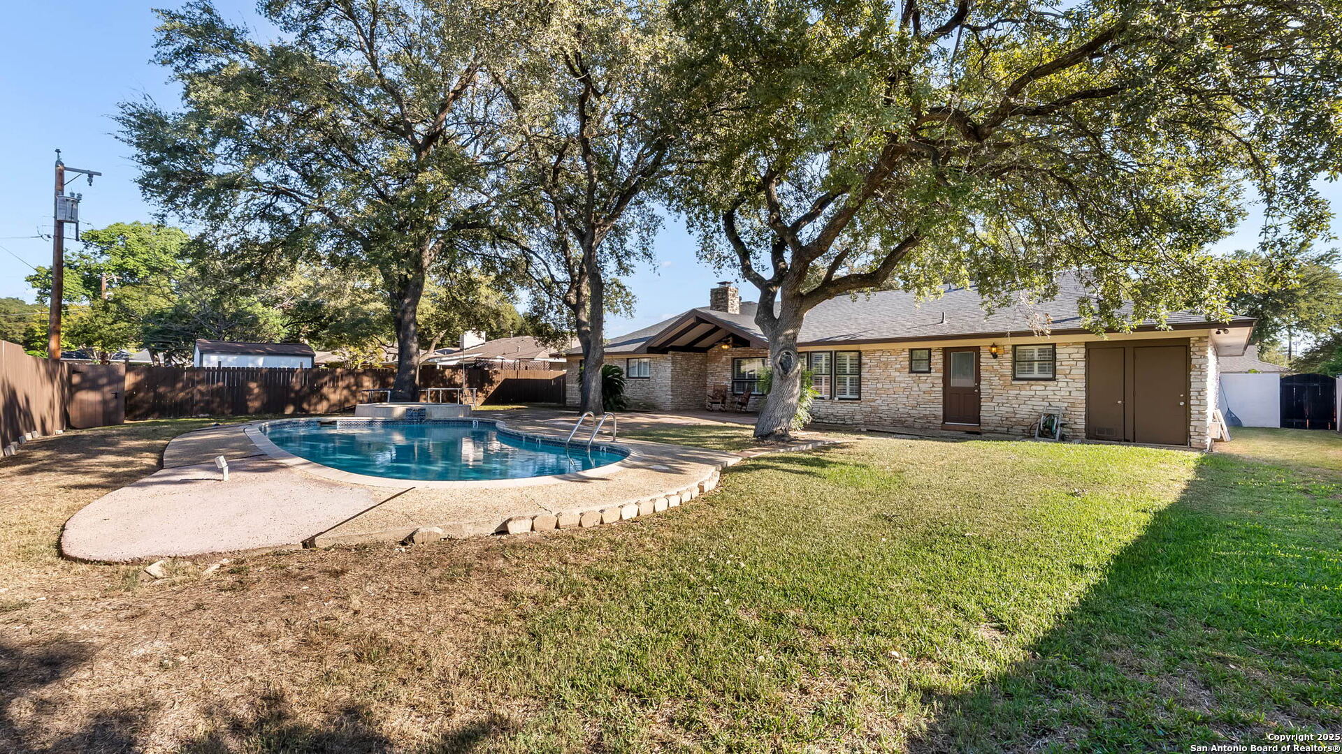 property viewer photo 30