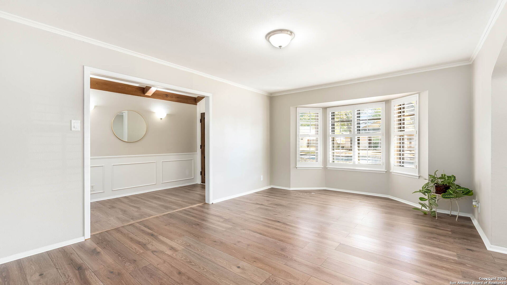 property viewer photo 35