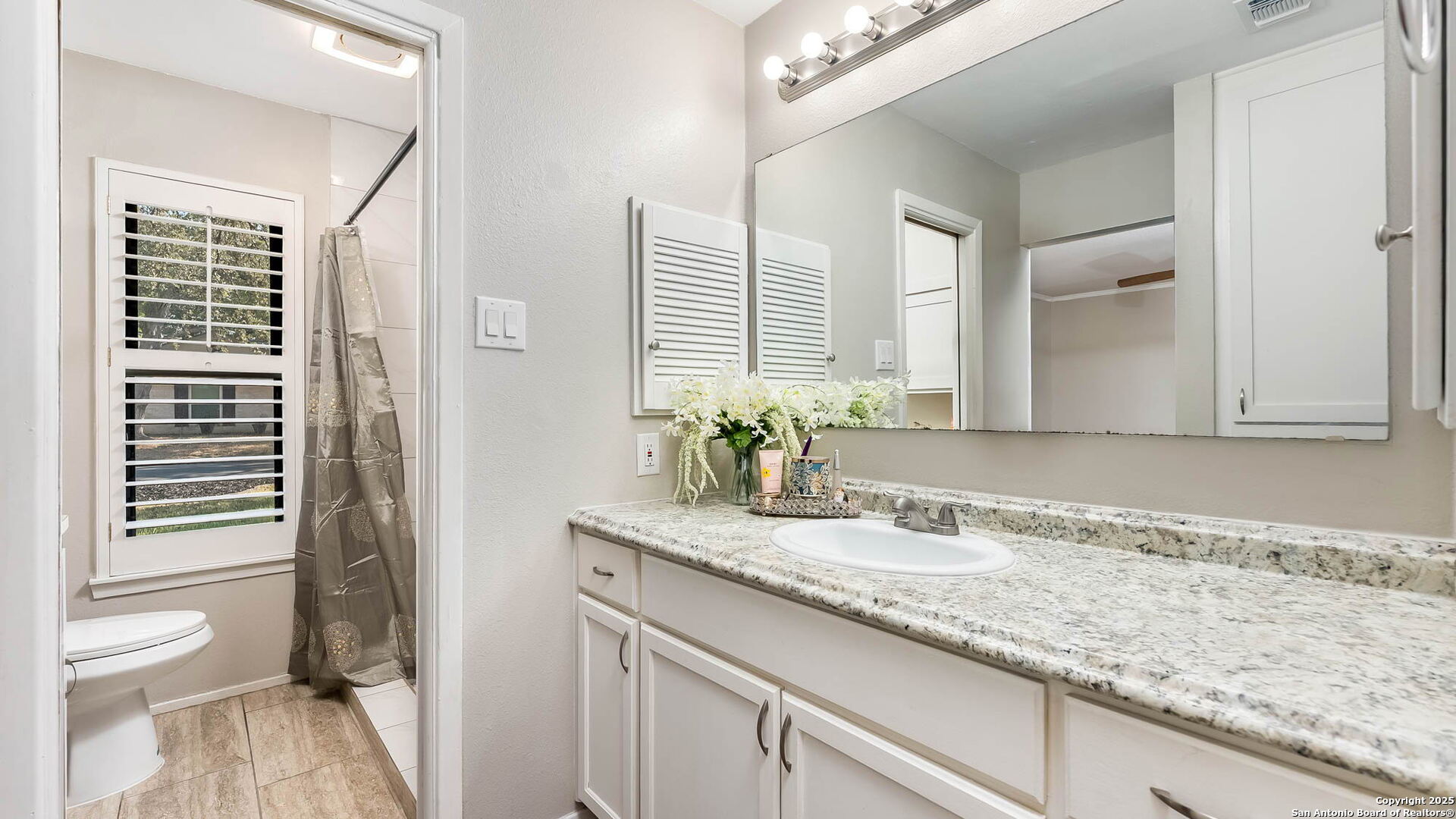 property viewer photo 7