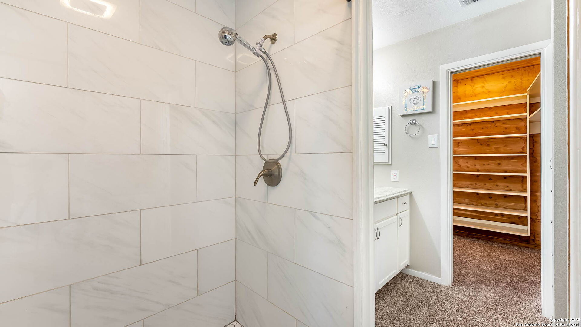 property viewer photo 8