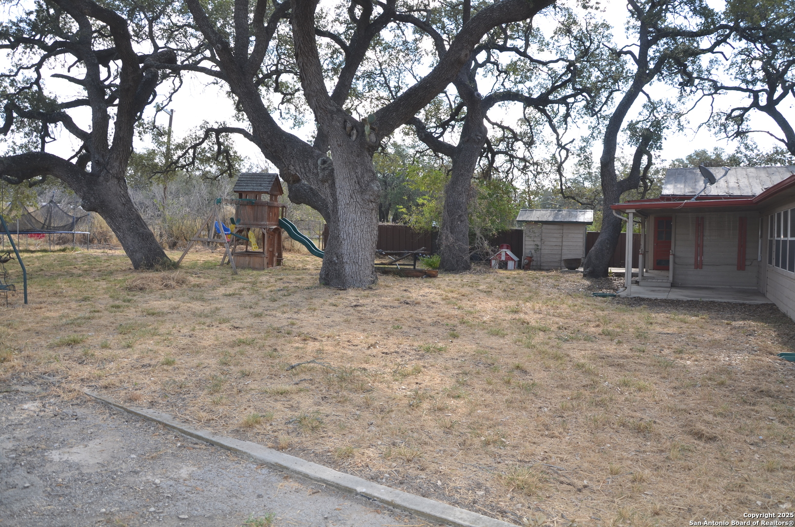 main property photo 13