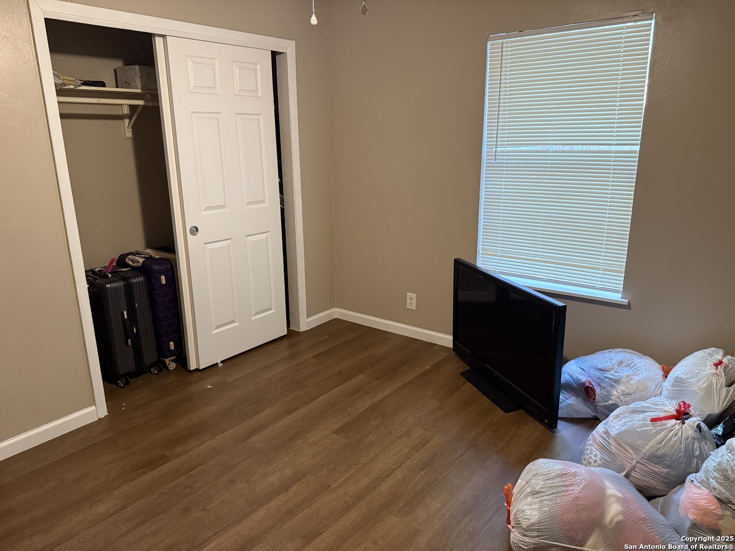 property viewer photo 13