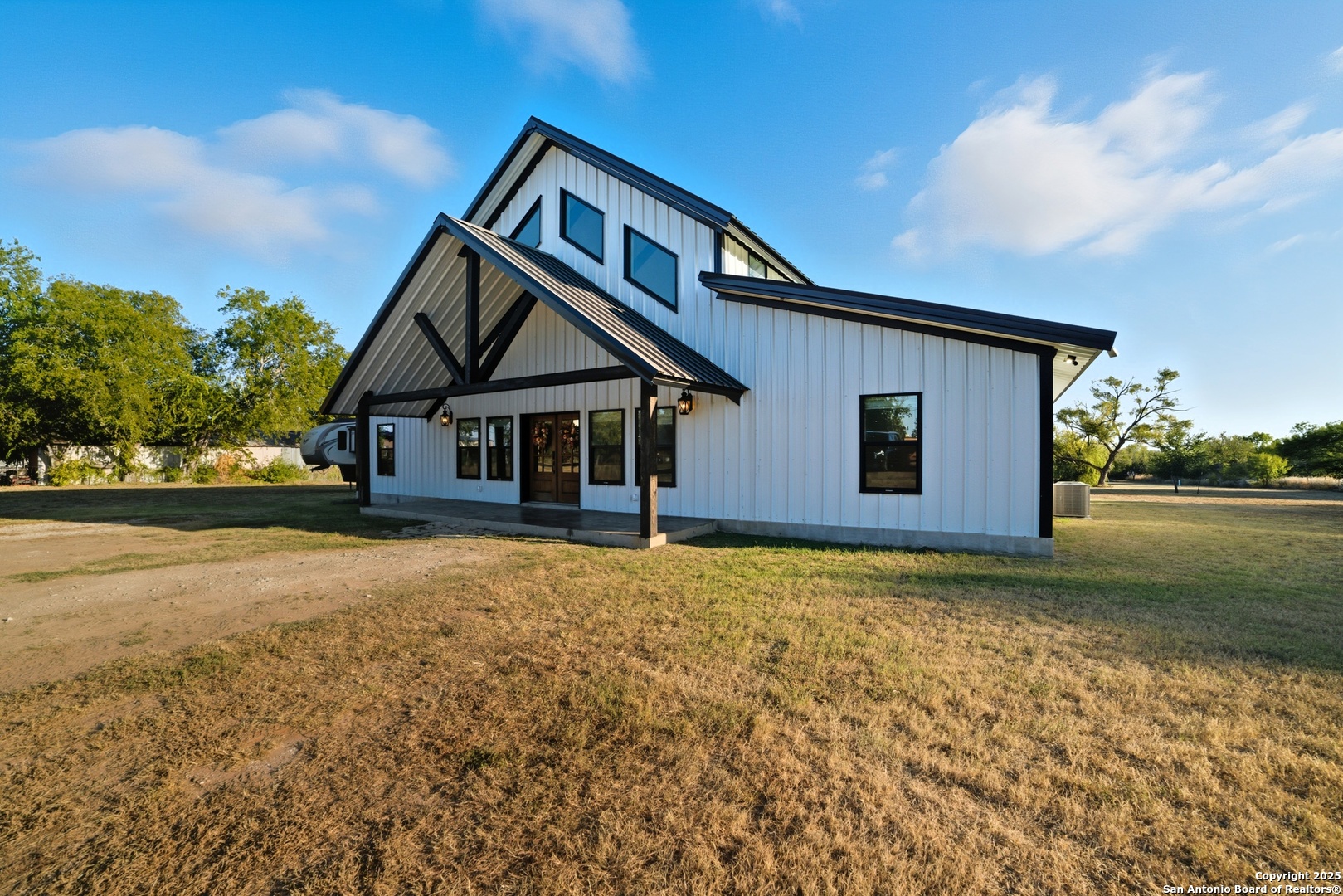 main property photo 4