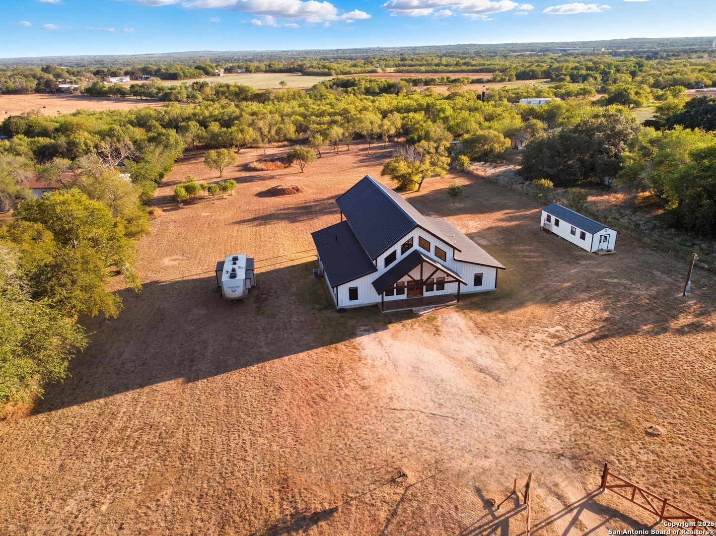 main property photo 7