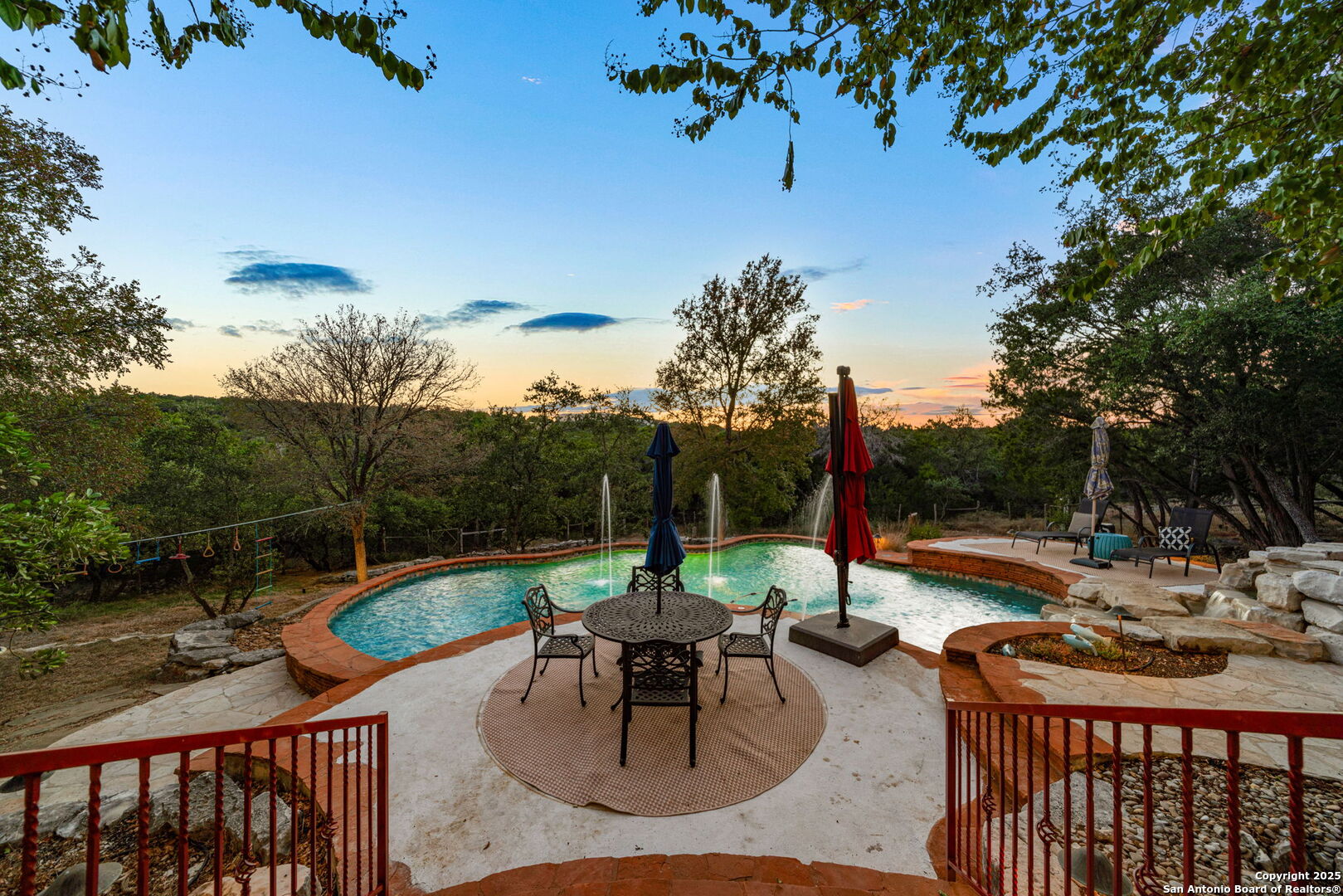 main property photo 3