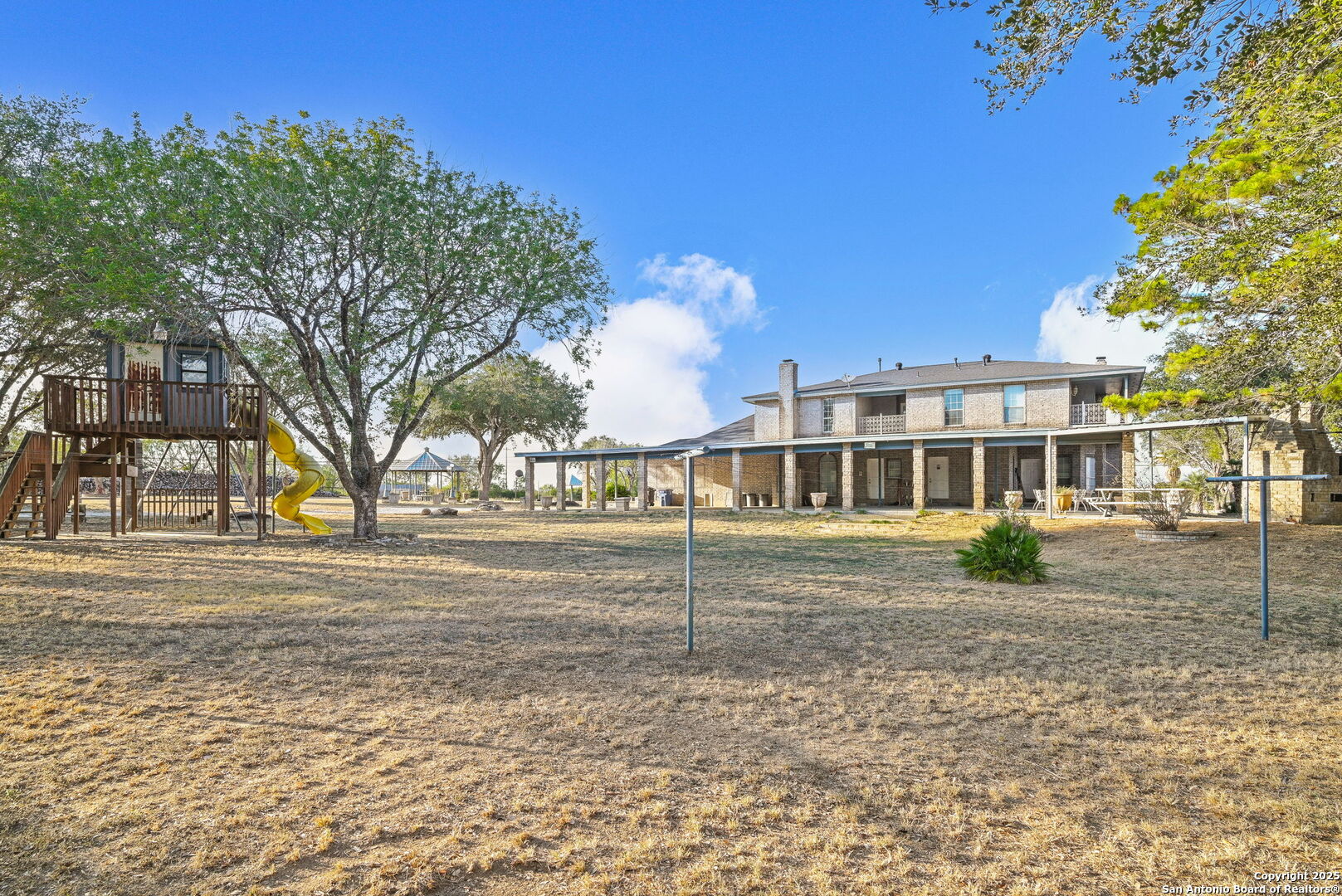 main property photo 34