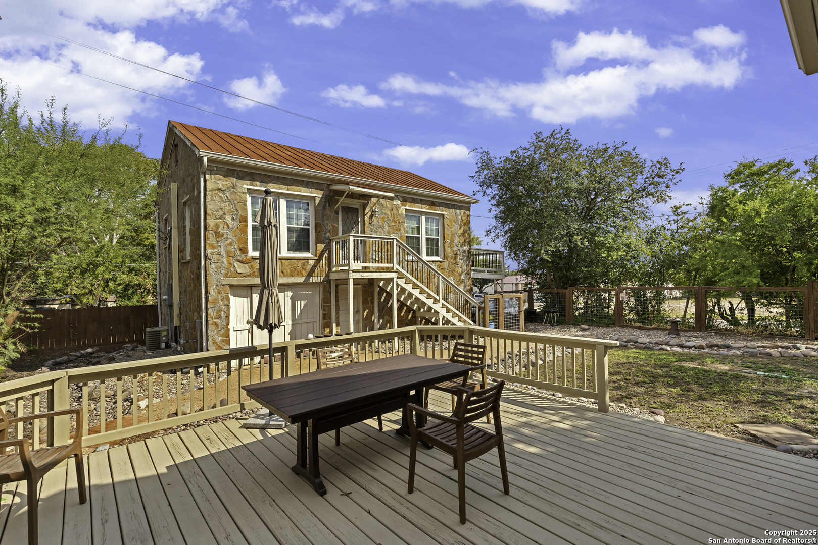 main property photo 30
