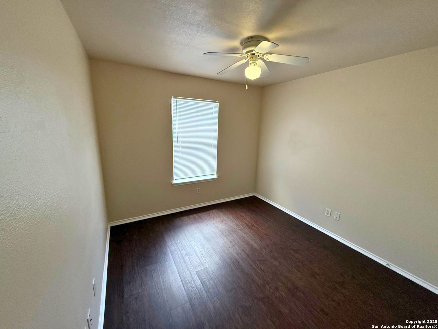 property viewer photo 10