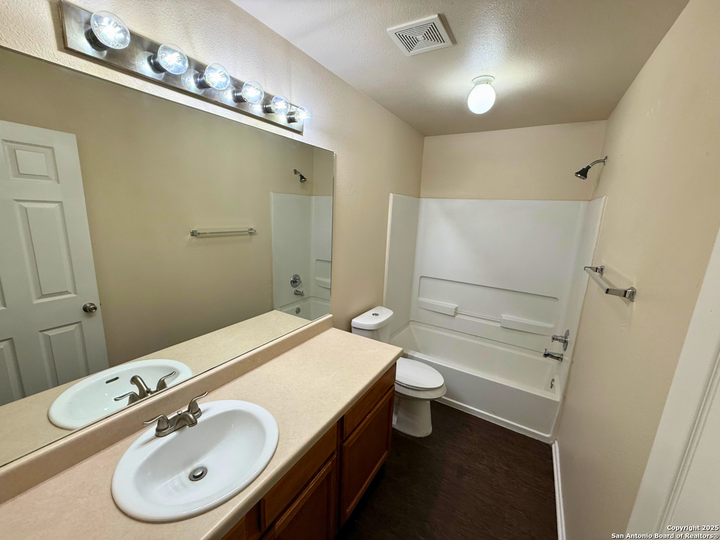 property viewer photo 13