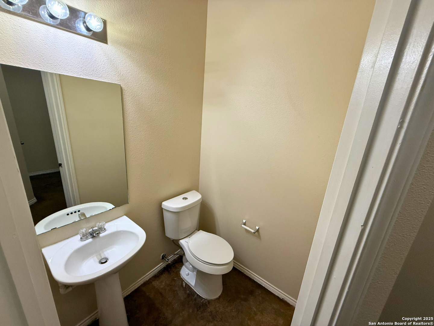 property viewer photo 14