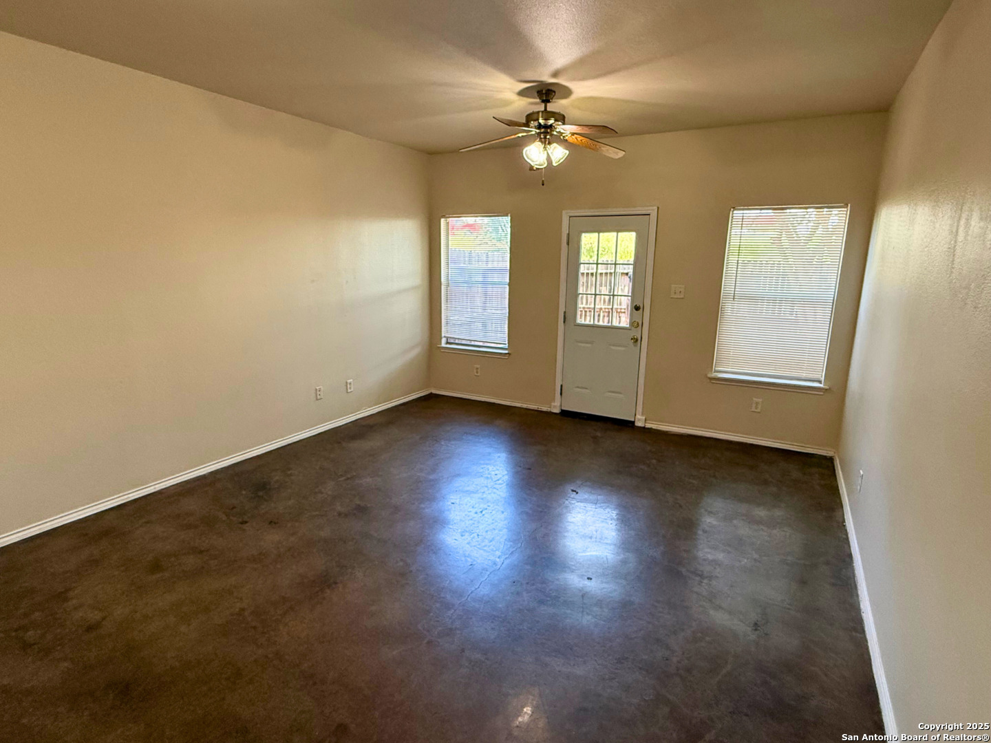 property viewer photo 3
