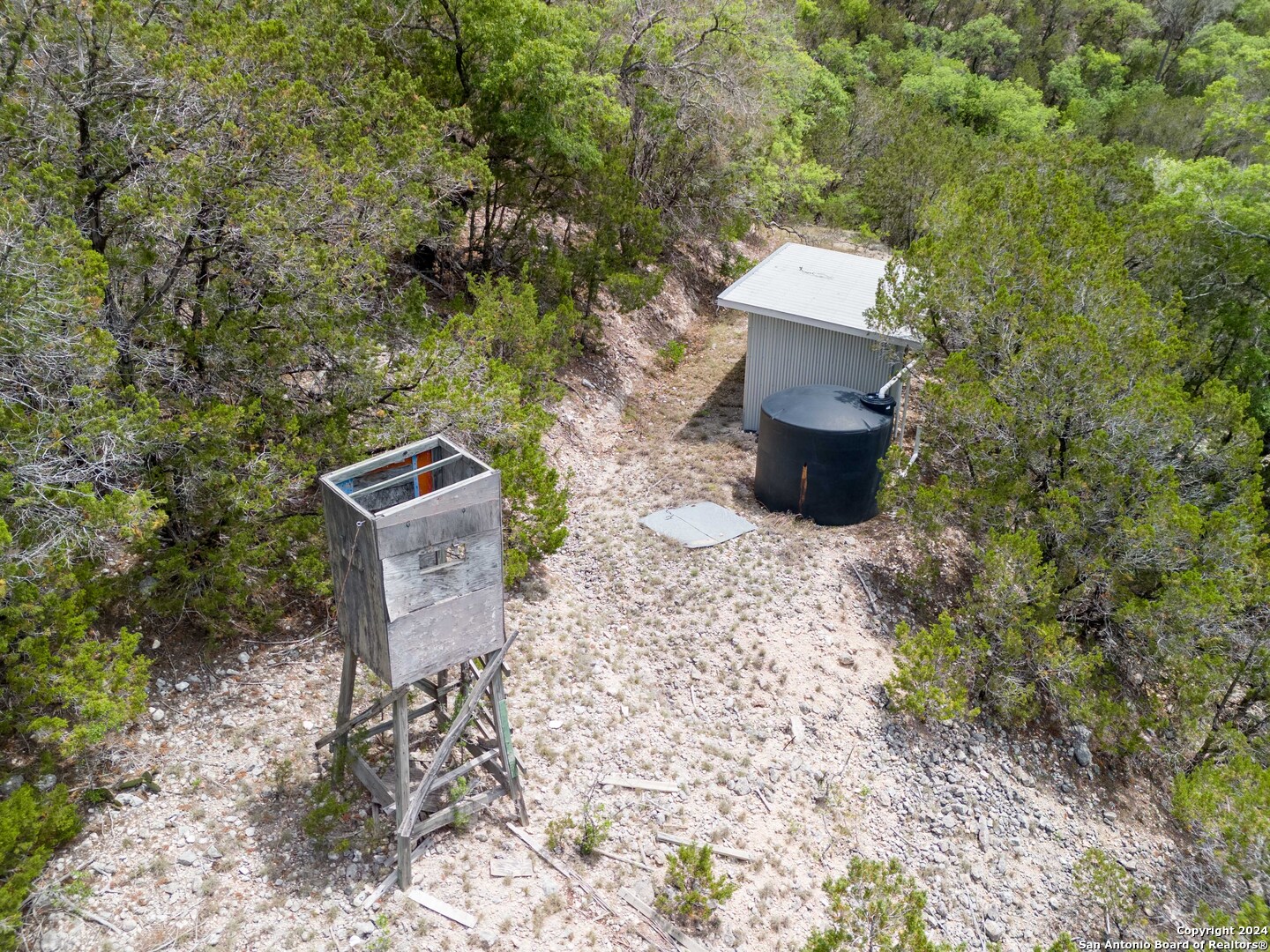main property photo 37