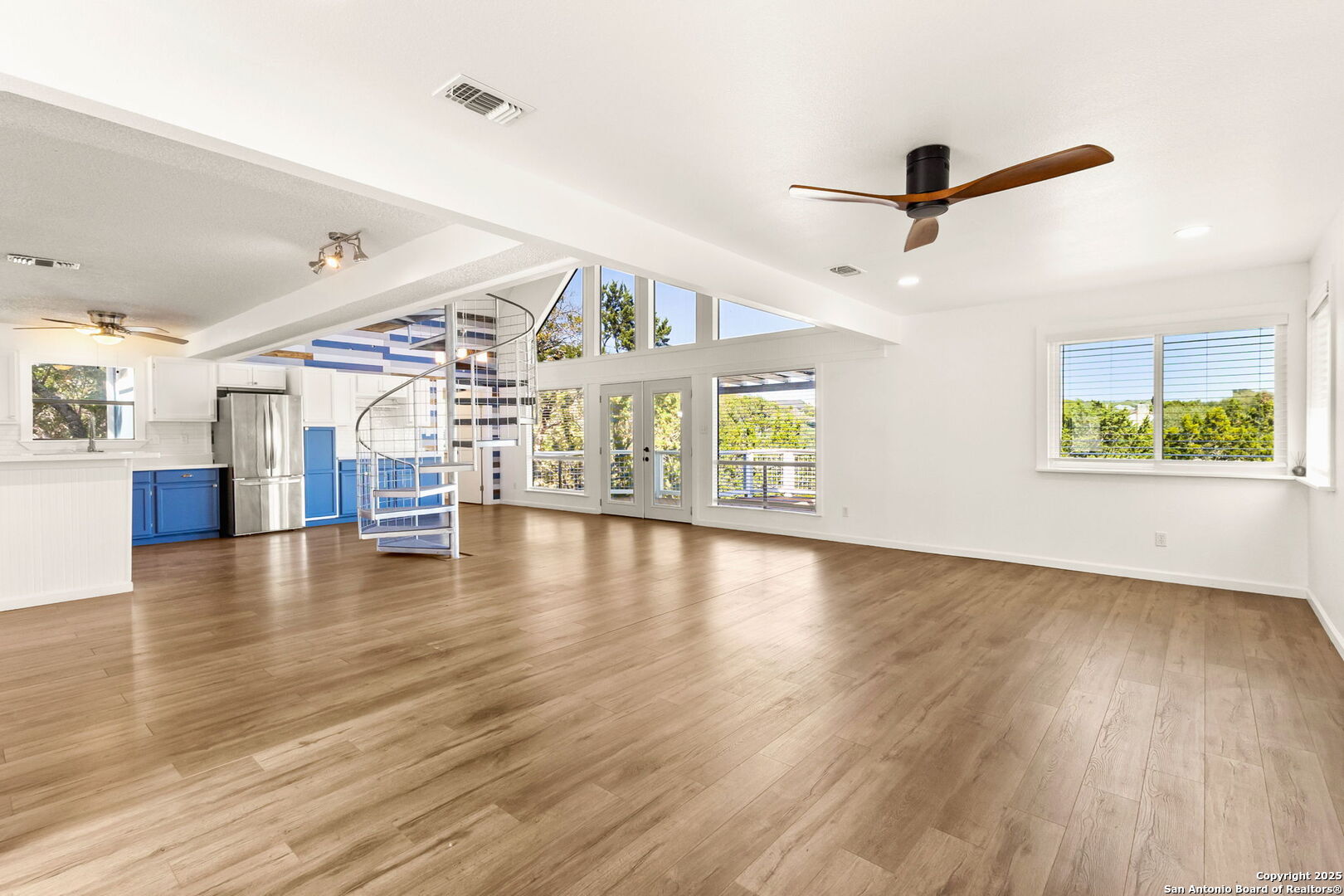 property viewer photo 1