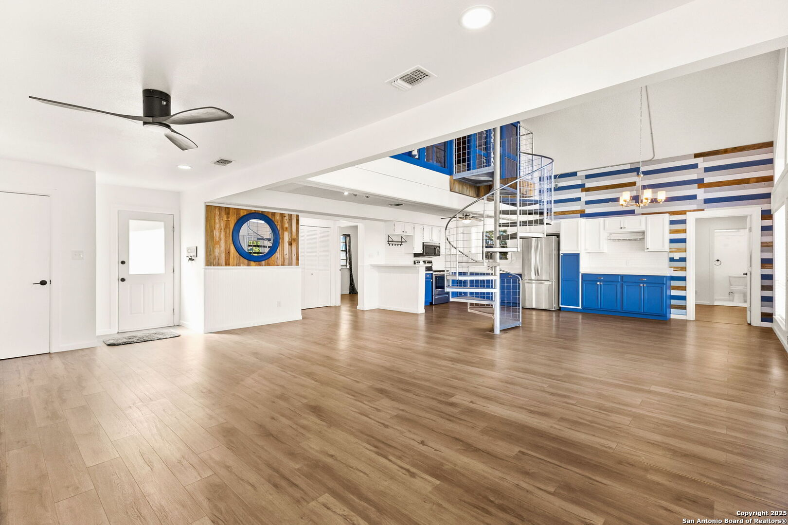 property viewer photo 2