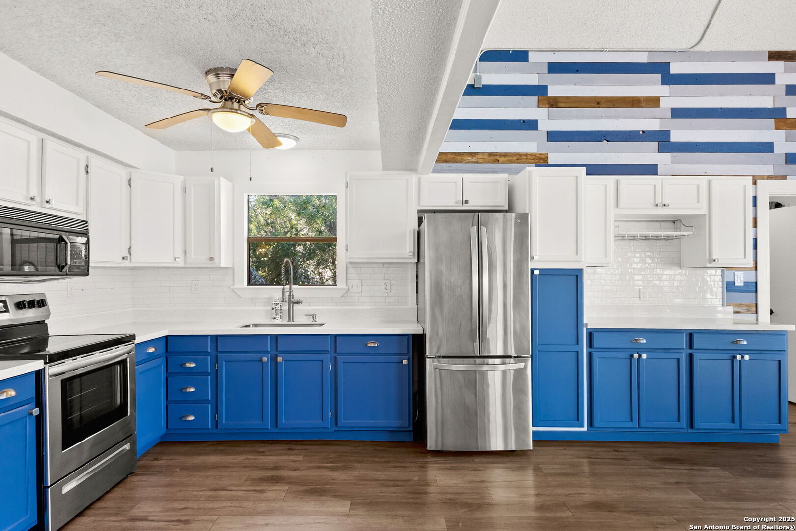 property viewer photo 7