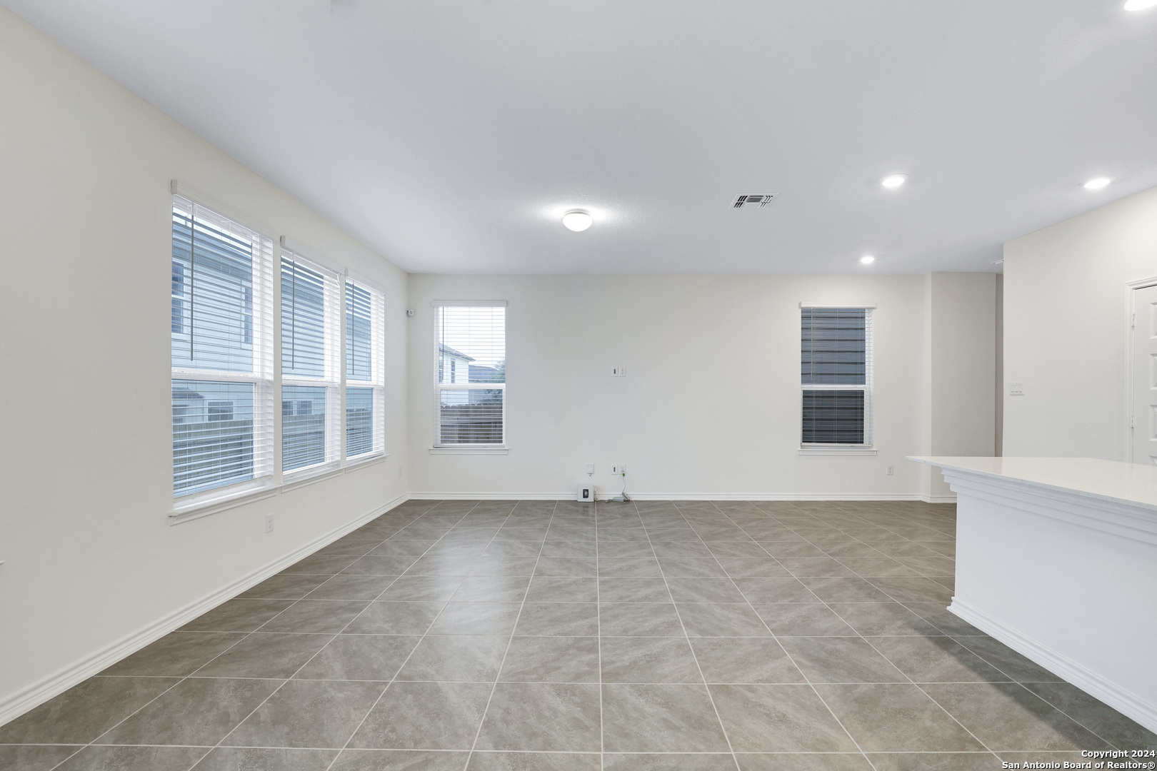 property viewer photo 3