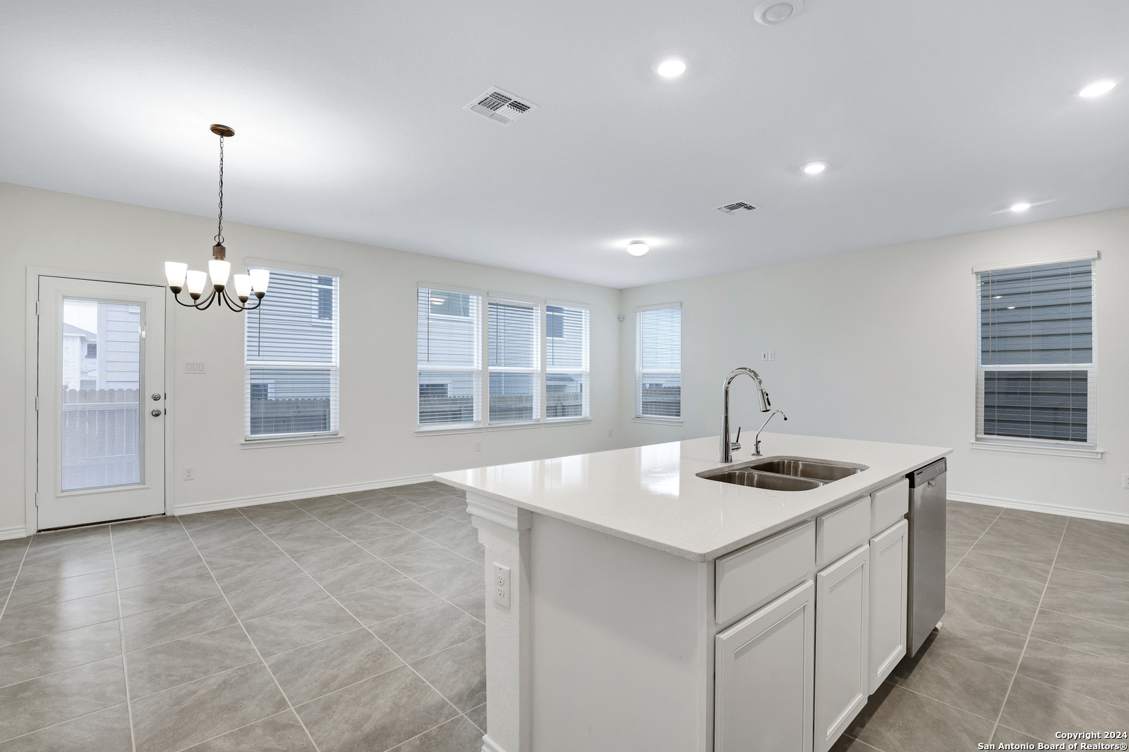 property viewer photo 4