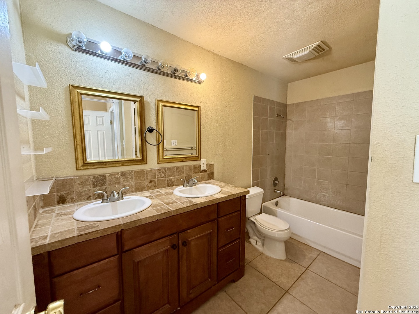 property viewer photo 23