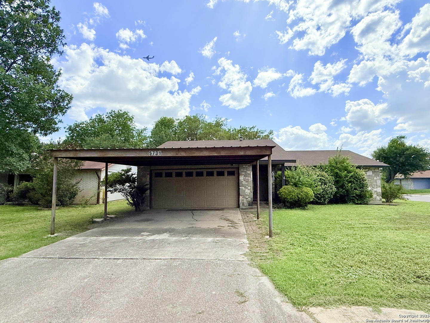 property viewer photo 3