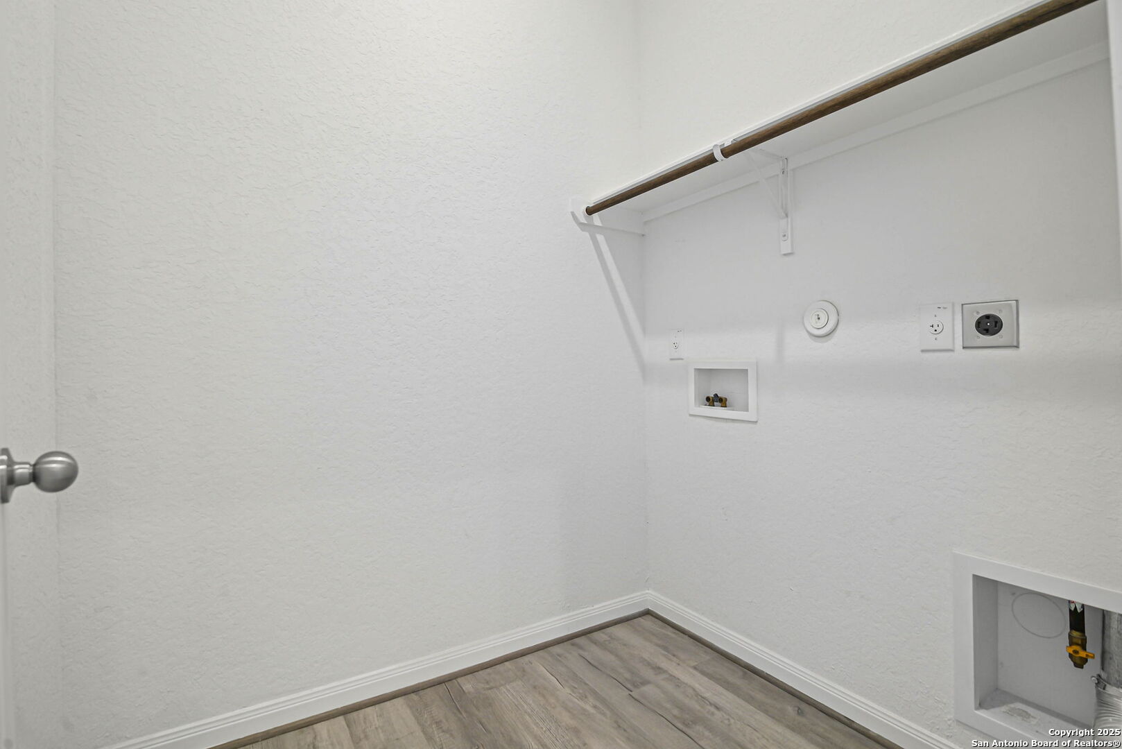 property viewer photo 15