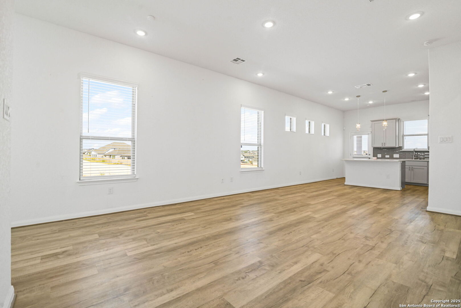 property viewer photo 4