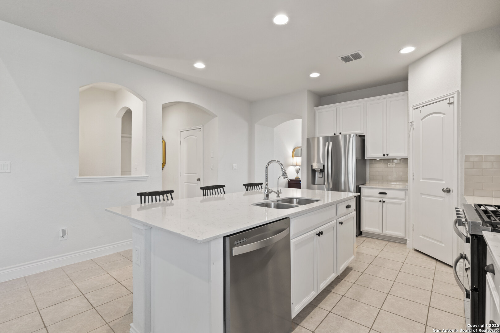 property viewer photo 3