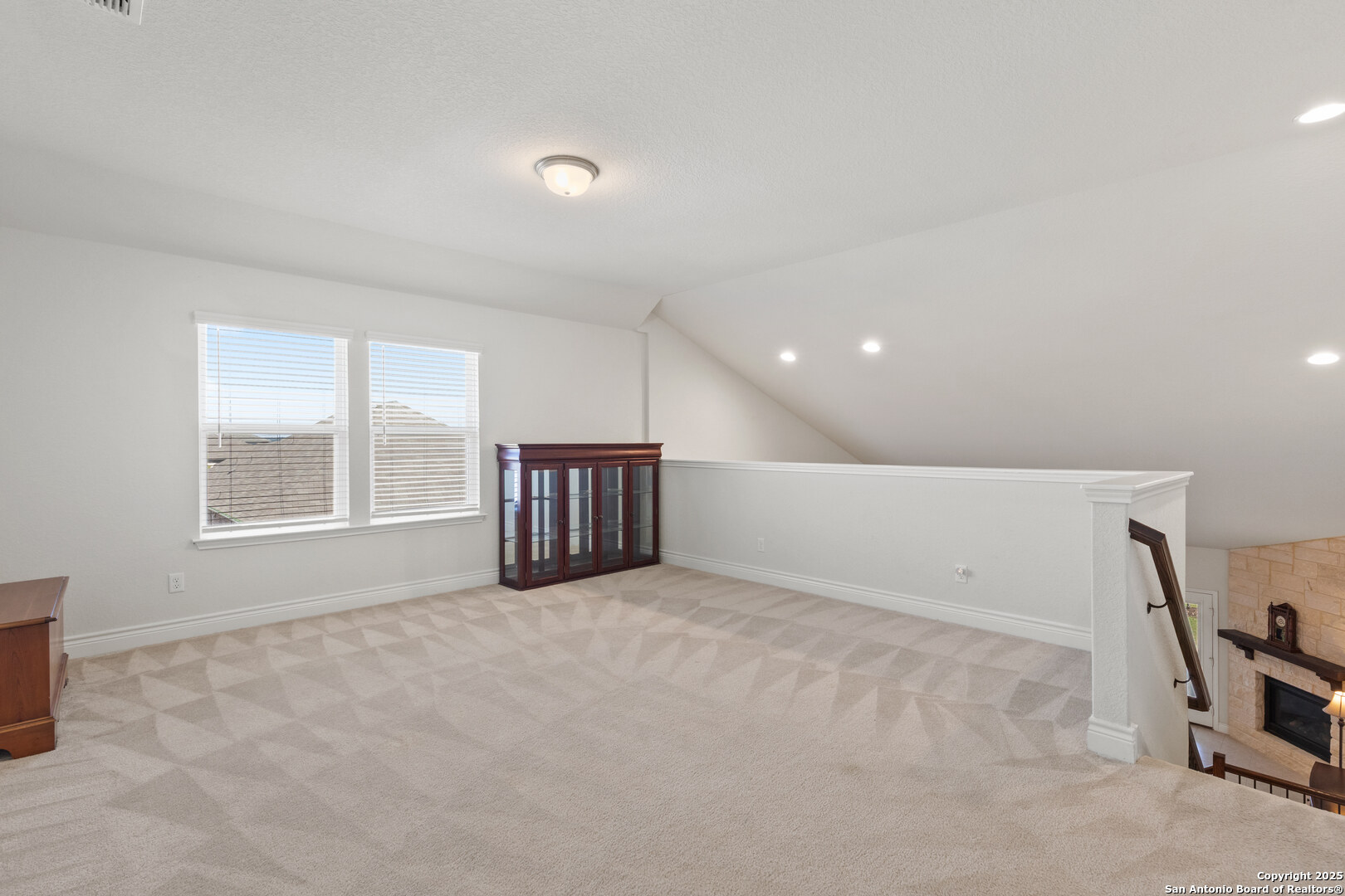 property viewer photo 31