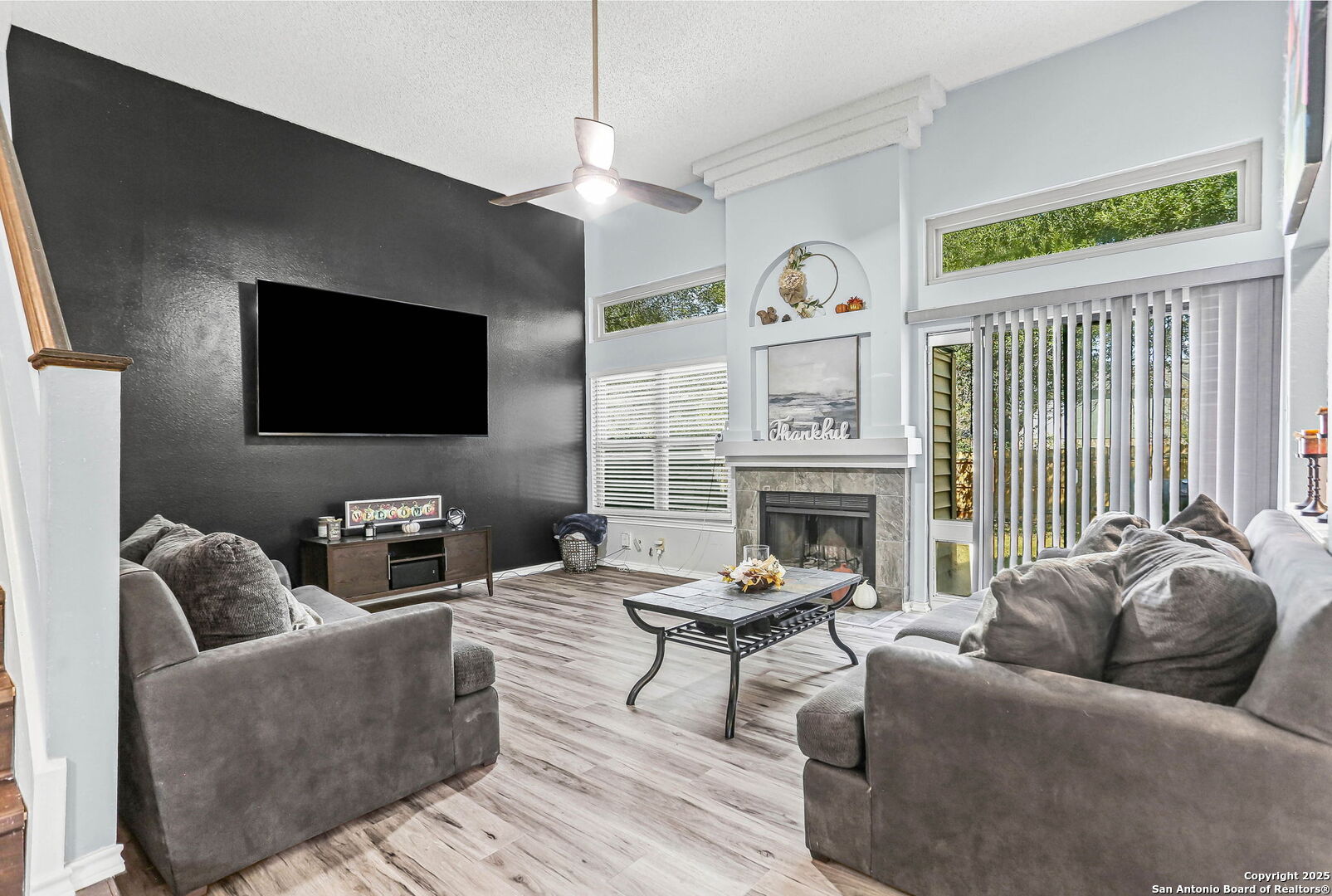 property viewer photo 3