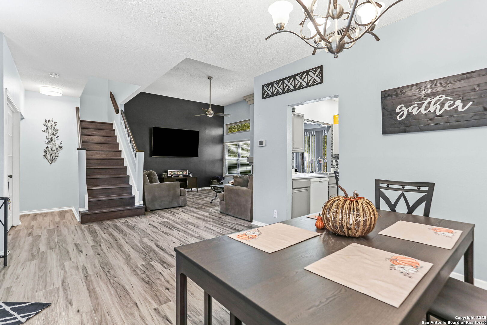 property viewer photo 5