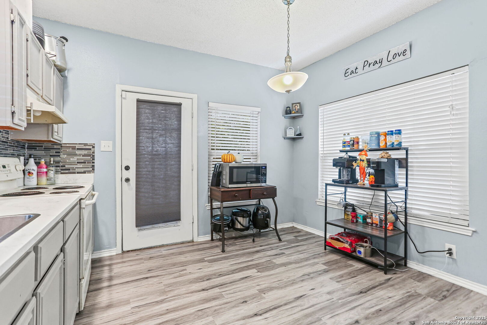 property viewer photo 6