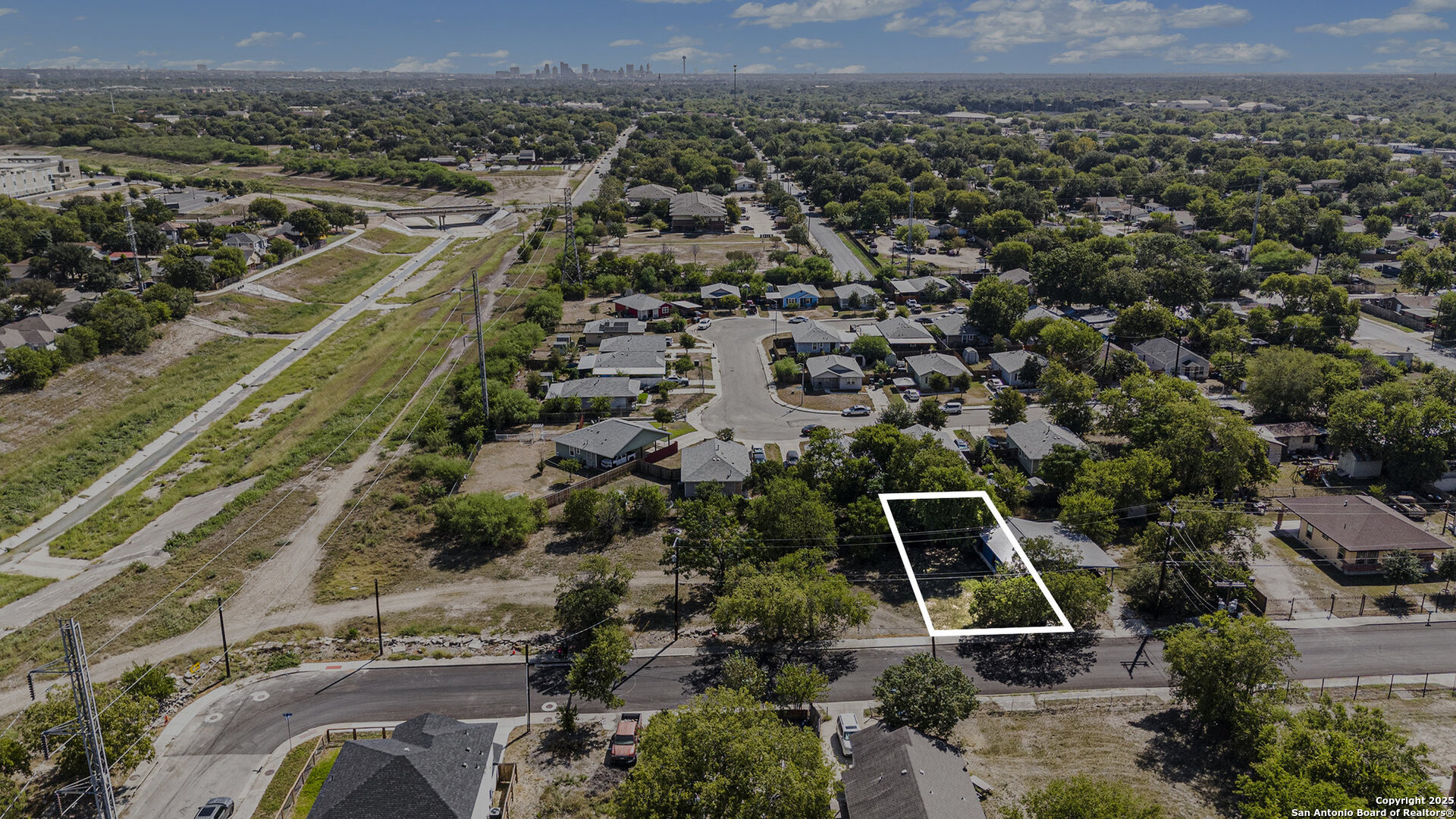 main property photo 6