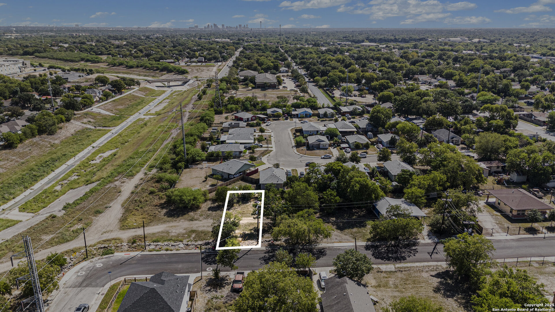 main property photo 12