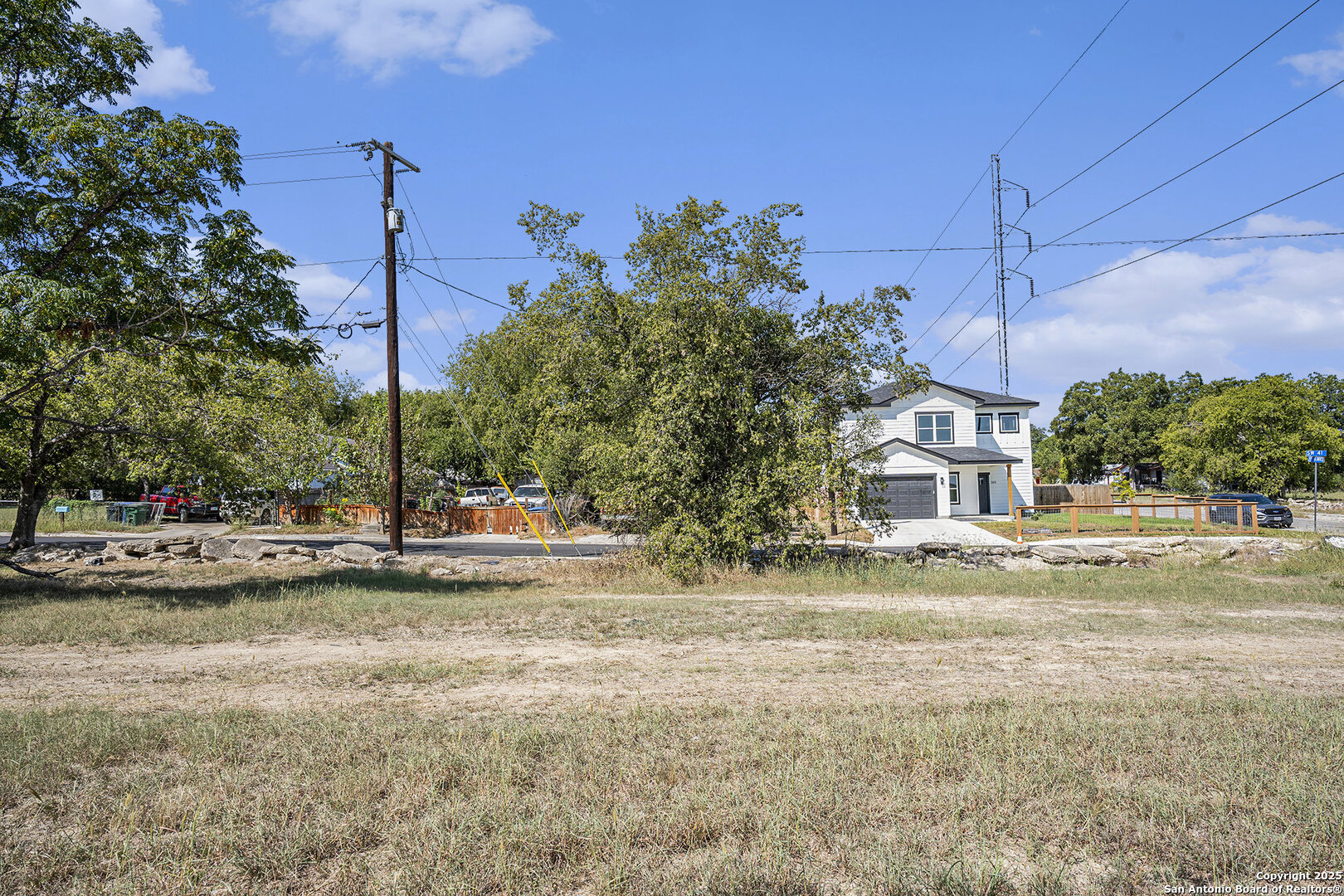 main property photo 18