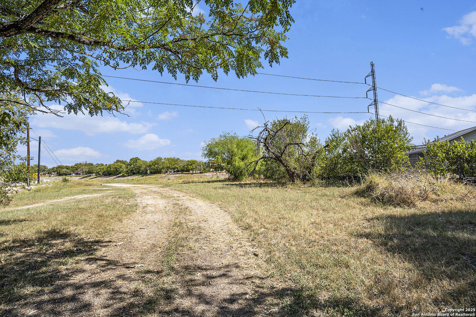 main property photo 27
