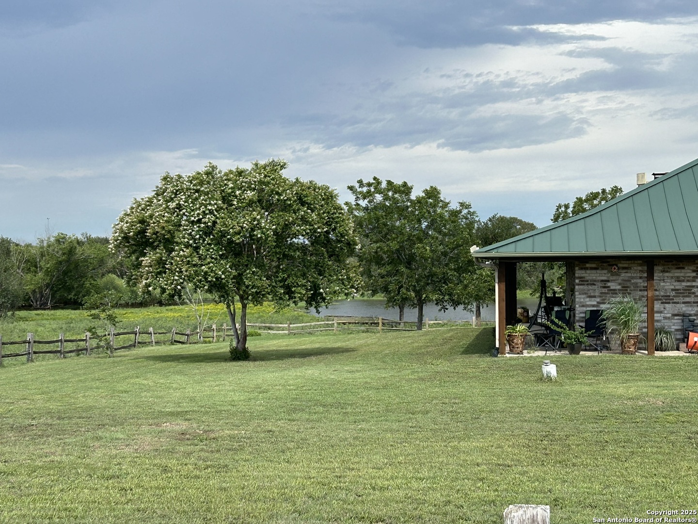 main property photo 28