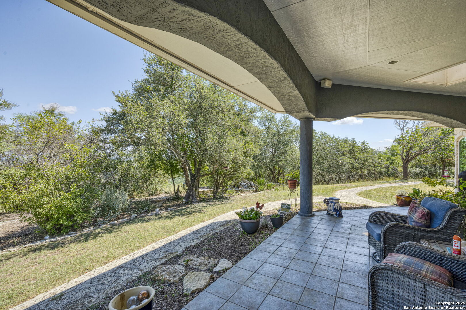 main property photo 25