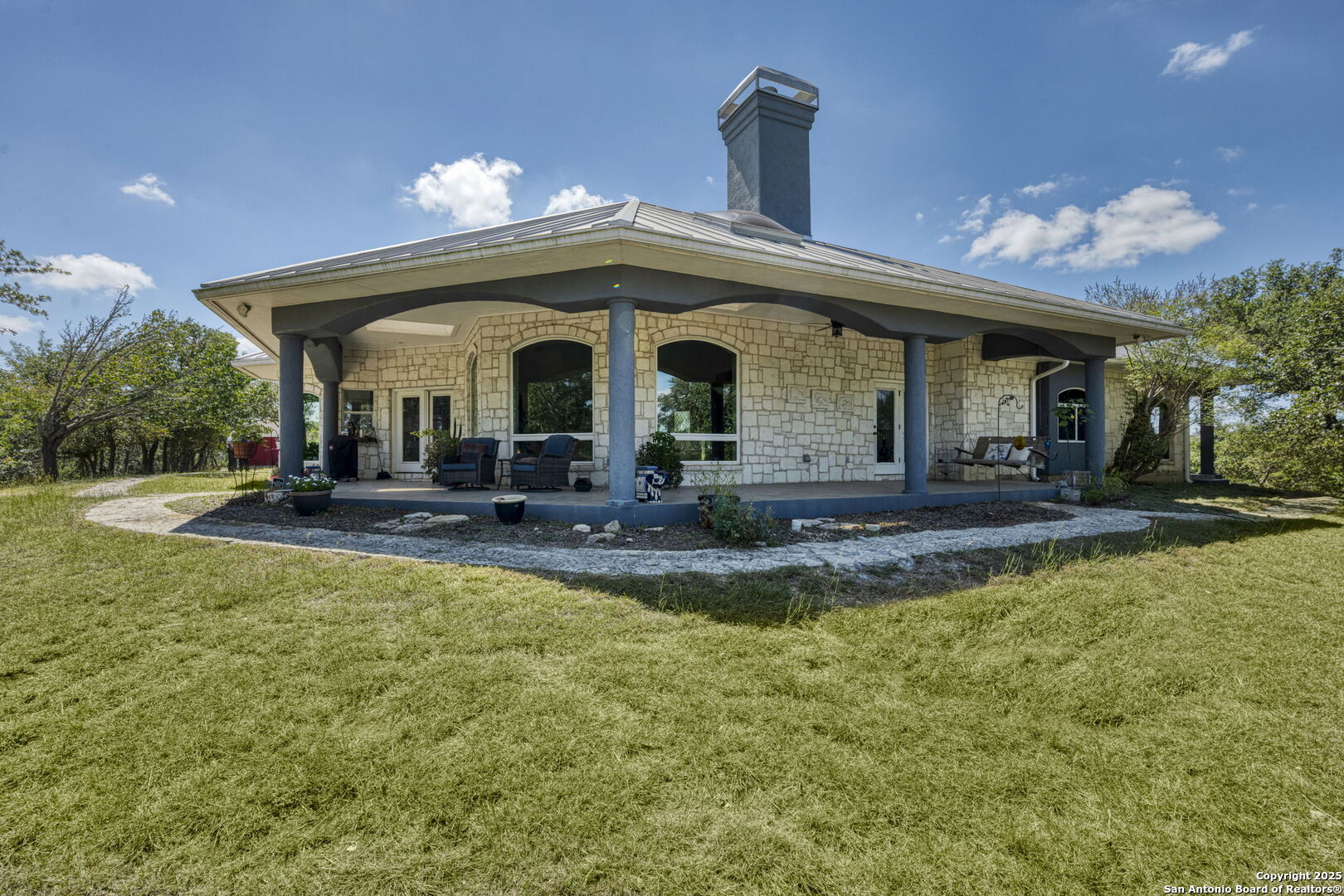 main property photo 28