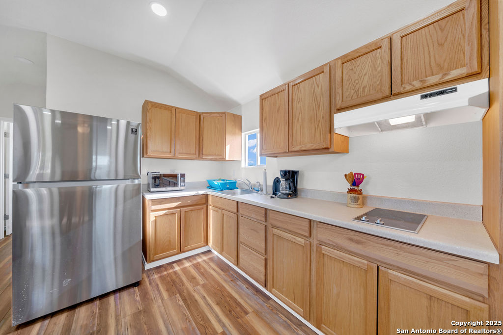 main property photo 27