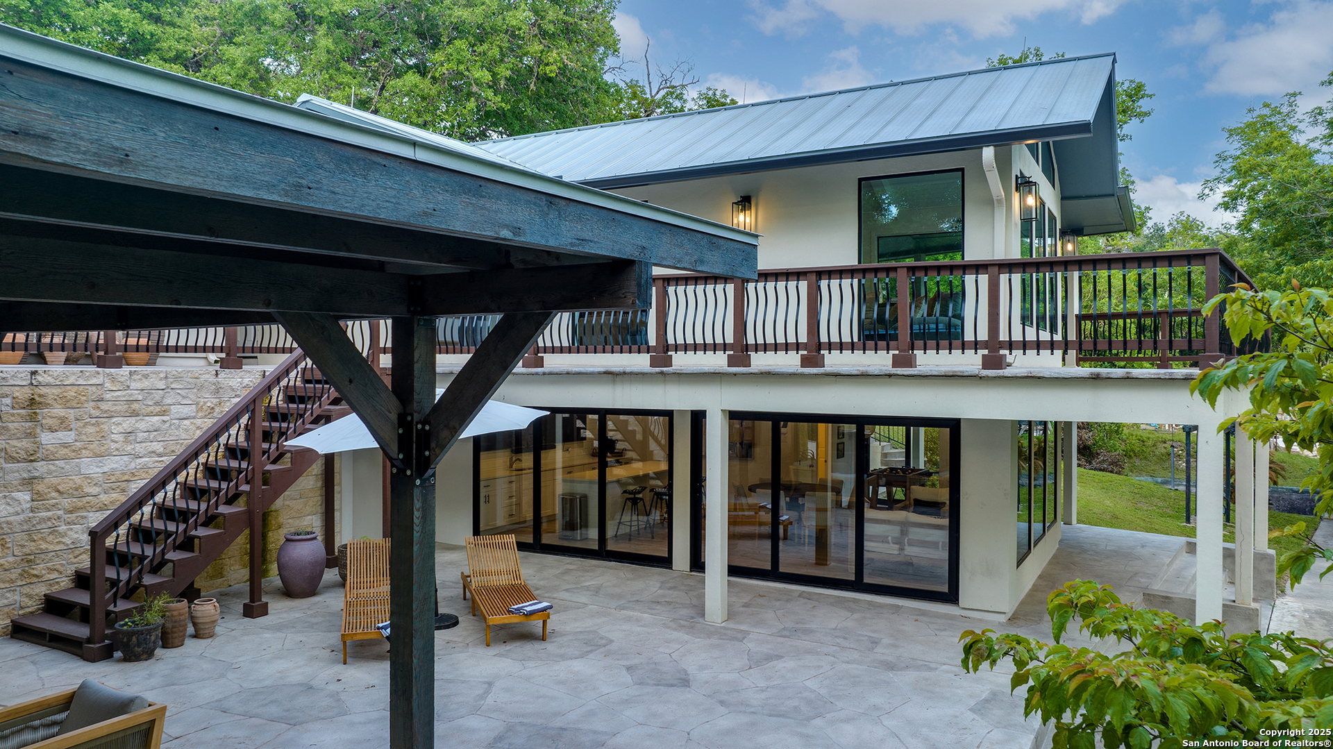 main property photo 10