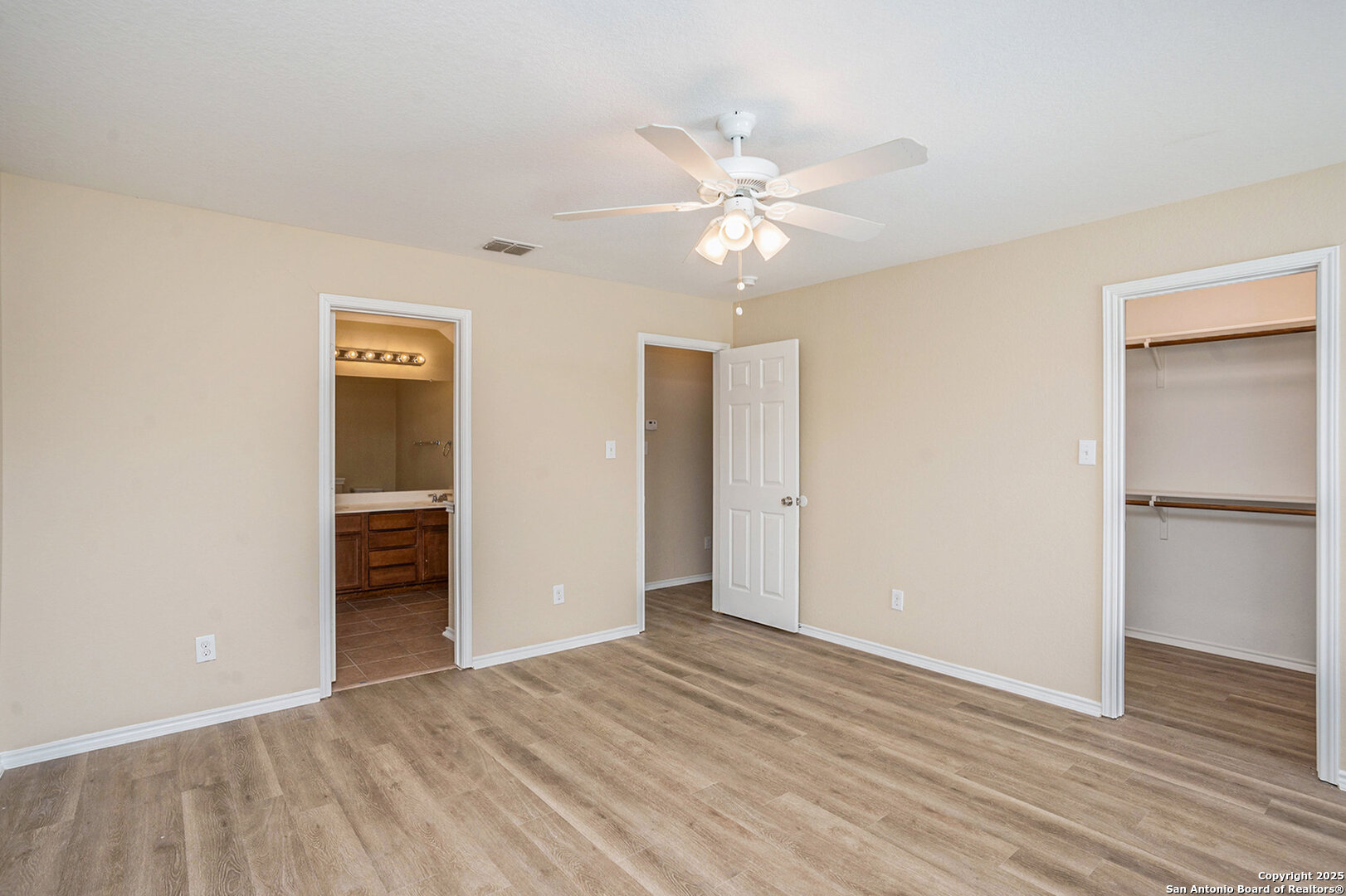 property viewer photo 12